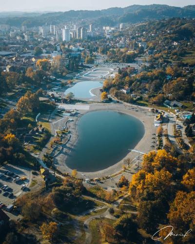 Kilátás, Apartmani Roki in Tuzla