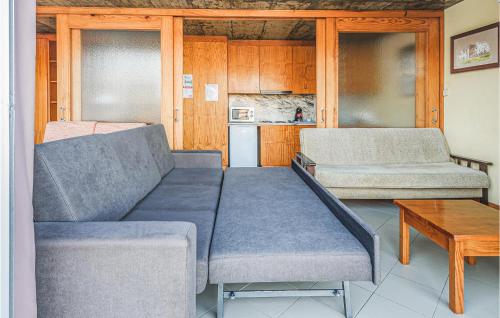 Cozy Apartment In Freixo De Espada C With Kitchen