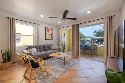 * NEW * Serene Retreat / Private Patio & Pool * thumb 3