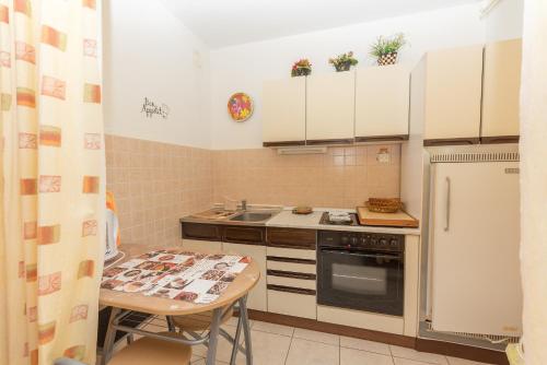 Apartments by the sea Brela, Makarska - 20186, Brela (Brella) (foto 5)