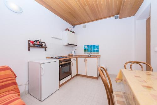 Apartments by the sea Brela, Makarska - 20186, Brela (Brella) (foto 9)