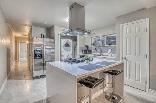 Close to All, Restfull, Cozy Duplex B in Downtown, UTEP, Hospitals, El Paso