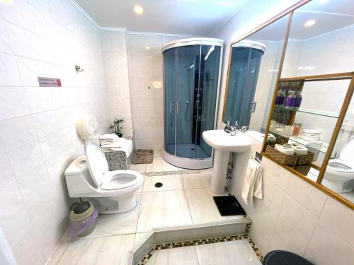 Incredible Downtown Duplex with Interior Backyard