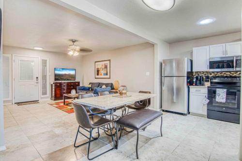 My Cozy Duplex A in the Heart of West Side, El Paso