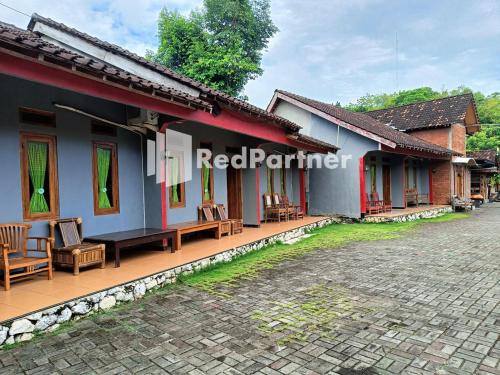 Jogo Segoro Homestay RedPartner near Pantai Sundak Gunungkidul