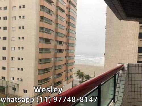 Refúgio Pé na Areia a 100 metros do Mar na Praia Grande (Refugio Pe na Areia a 100 metros do Mar na Praia Grande) in อเวียเซา