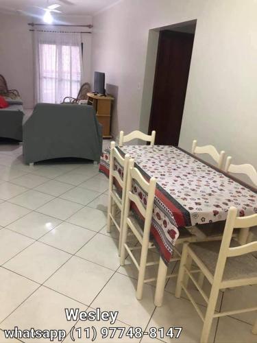 Refúgio Pé na Areia a 100 metros do Mar na Praia Grande (Refugio Pe na Areia a 100 metros do Mar na Praia Grande) in อเวียเซา