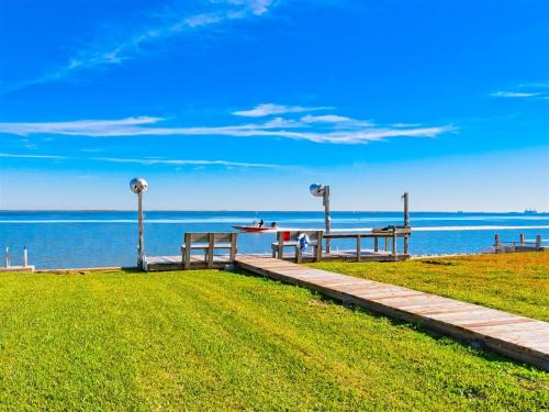 Kitty by the Sea in Rockport, USA
