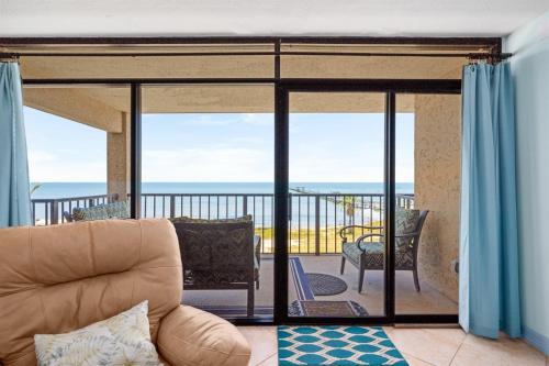 LR 301 - Pier Pleasure in Rockport, USA