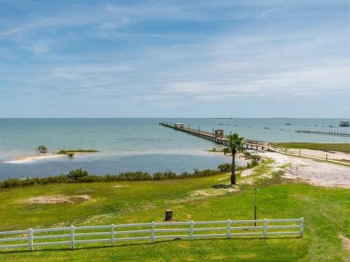 LR 301 - Pier Pleasure in Rockport, USA