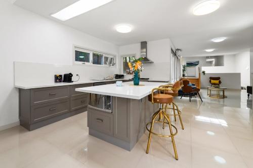 Spacious Villa Holiday Staycation in Canterbury East of Melbourne in Canterbury