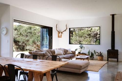 Modern Raglan Hideaway, Raglan