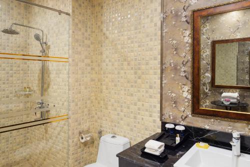 room detail thumbnail 2
