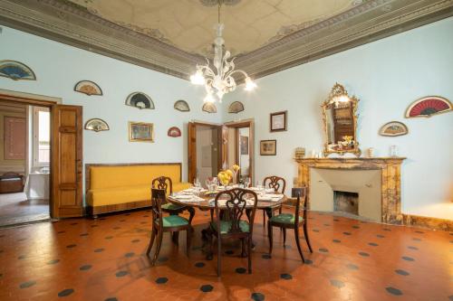 Epoque villa with private garden and pool by VacaVilla