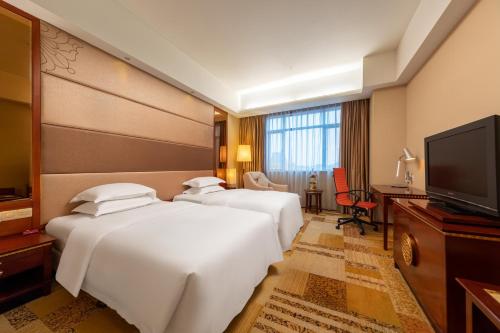Crowne Plaza Foshan, an IHG Hotel - Exclusive bus stations for HKSAR round-trips
