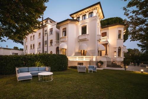 Hotel De La Ville - image 6
