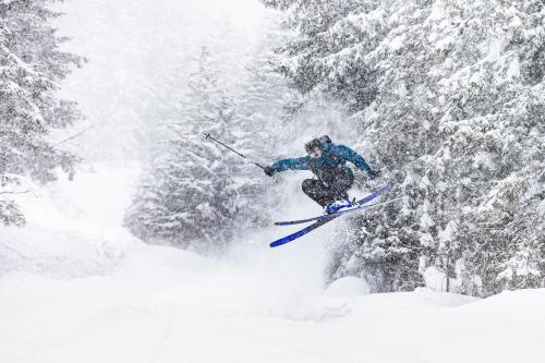  Peaks Place Apartments & SPA in Laax
