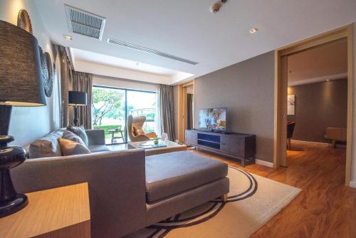 Summit Windmill Golf Suite Hotel at Suvarnabhumi