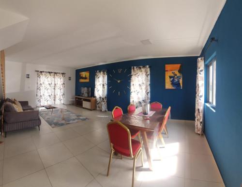Lovely new built 2-bedroom duplex with shared pool