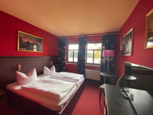 Riverdam Boutique Hotel 5.8km von Plaue entfernt