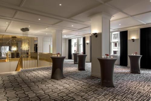 Kimpton Gray Hotel Chicago by IHG