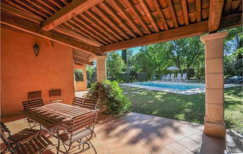 Stunning home in Fayence with 4 Bedrooms, WiFi and Outdoor swimming pool