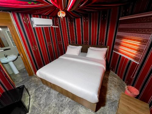 Little Petra Bedouin Camp Room Type - Deluxe Double Tent
