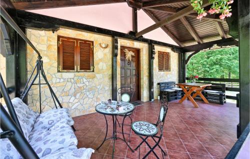 2 Bedroom Gorgeous Home In Gornje Stative