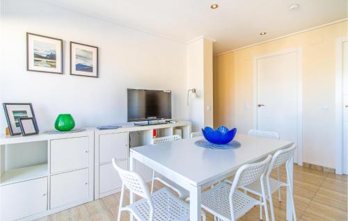 Stunning apartment in Santa Pola with 3 Bedrooms and WiFi