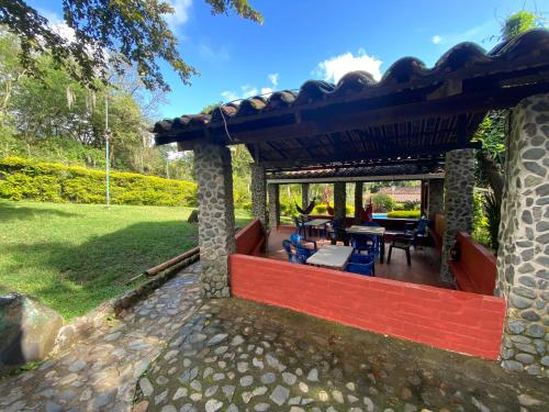 Finca Villa Chalet Del Rio Cali Farm Villa Chalet Cali River in โกมูนา 1