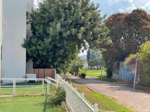 Красивая квартира в центре Нагарии in נהריה