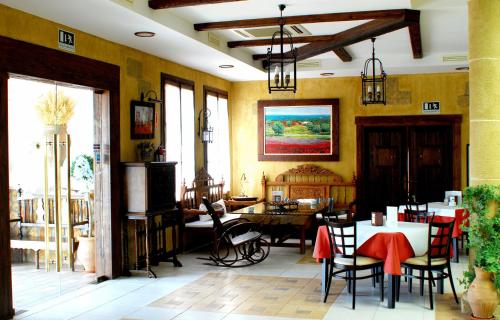 Hotel Encinar Bungalows-Restaurante