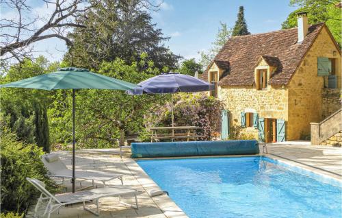 Cozy Home In Groljac With Private Swimming Pool, Can Be Inside Or Outside - Groléjac