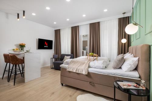Area2 Center Luxury Apartment