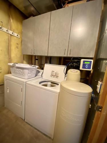 New! Beautiful Mountain Home with Playground on Treed Acreage - Woodland Vista Retreat in Bordenville, USA