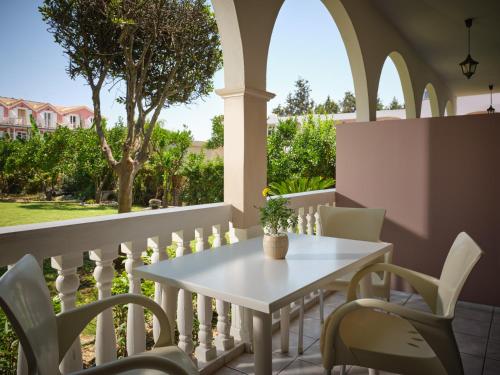 Alamis Apartments - image 14