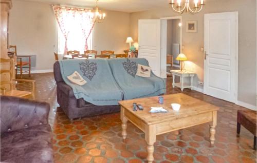 Lovely Home In Vaudoy-En-Brie With Wifi in Vaudoy-en-Brie
