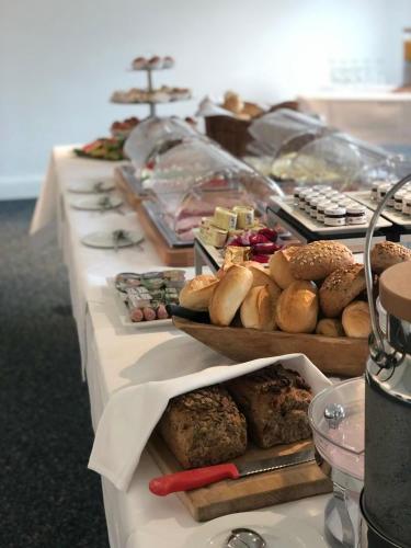 餐飲選擇, 2T Hotel Artgenossen in 林德拉爾