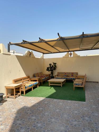 . Entire Luxury 4-Bedroom Villa Near Al Janoup Stadium With Gargen & Free Parking