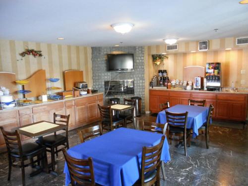 Restaurant, Wave Hotel Manhattan Beach in Beach Cities