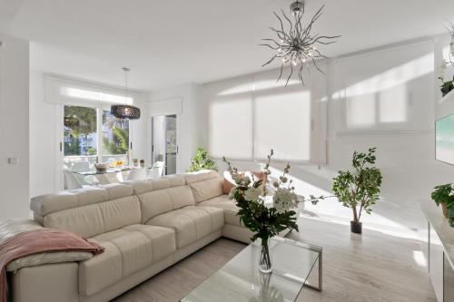 Amplio y luminoso apartamento en 1 línea playa