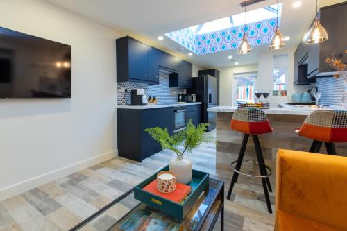 Five-Bedroom House image 10