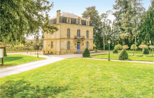 Viesnīcas āriene, Gorgeous Home In Staubin De Cadelech in Saint-Aubin-de-Cadelech