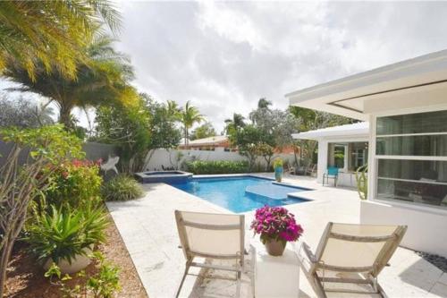 *Victoria Park Pool Home- close to beach/Las Olas* in Fort Lauderdale, USA
