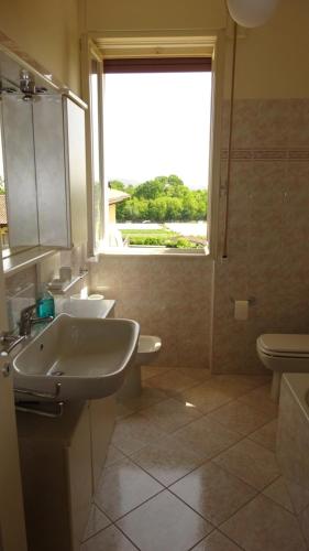 Bathroom, Villa tra i laghi in Albiolo (Como)