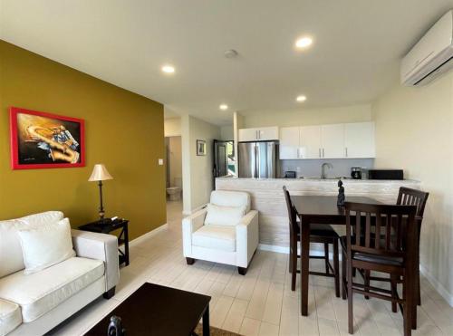 อาหารและเครื่องดื่ม, Hillsboro Suites & Residences Condo Hotel, St Kitts in บาสเซตเตอร์เร่