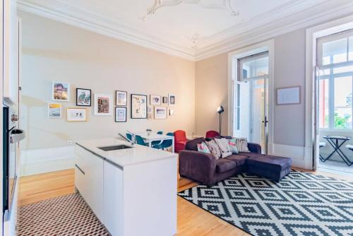 Classy Flat at Marques Square with Garden, Porto