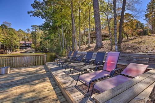 Lakefront Lineville Retreat with Private Dock! in Lineville (AL)