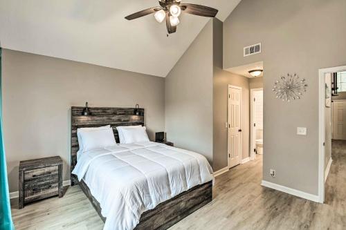 Cozy Home with Yard about 12 Mi to Dtwn Nashville! in Madison, USA