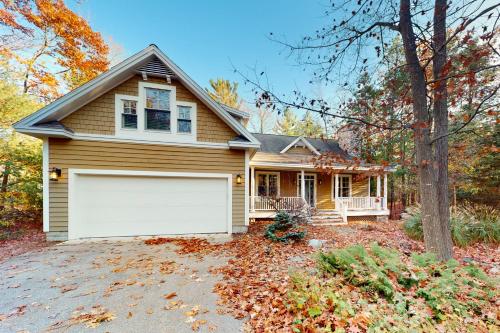 Pine Trace 27 in Glen Arbor, USA